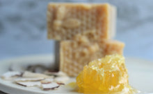 Load image into Gallery viewer, BEE POLLEN + COCONUT MILK Shampoo Bar